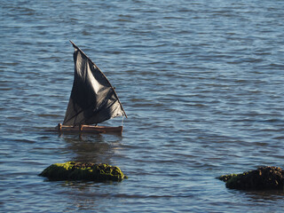 maquette pirogue &agrave; voile