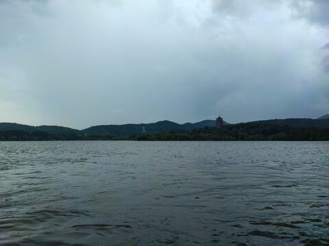 The beautiful view of the West Lake (Xi Hu) and Leifeng Pagoda.