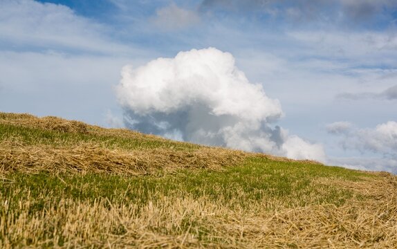 Fototapeta Cloudy countryside background