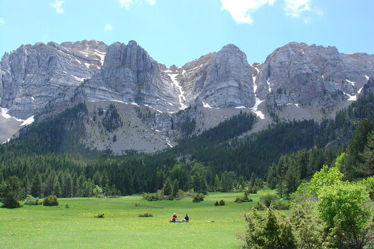 Parque Natural de Cadi Moixero, em plenos Pirin&eacute;us, est&aacute; localizado em Espanha, perto da aldeia de Estana