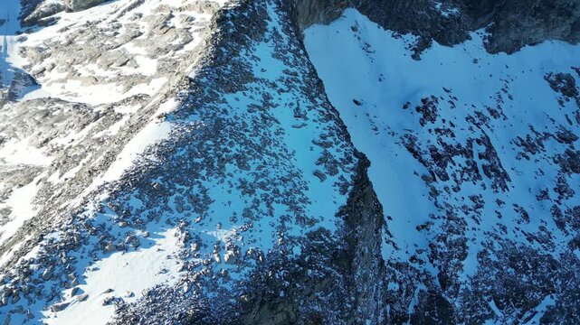 Hintertux im Zillertal im Winter Luftaufnahme