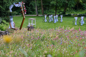 Wedding garden party meadow - ready to start