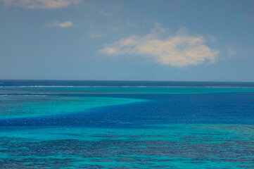 Lagon bleu turquoise de l'&icirc;le de Mo'orea en Polyn&eacute;sie