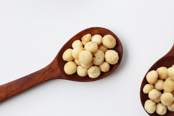 Deliciously salted roasted macadamia nuts