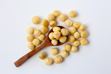 Deliciously salted roasted macadamia nuts