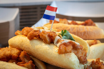 Broodje Kibbeling (cod sandwich)