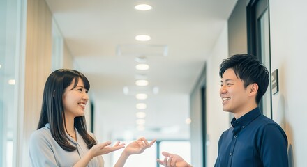 オフィス廊下でのコミュニケーション