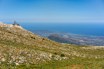 Fototapeta premium Panoramic view of mountains overlooking the coast of Sardinia ne
