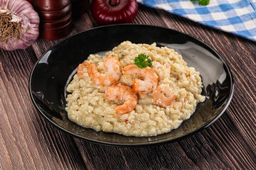 Gourmet risotto with prawn and cheese
