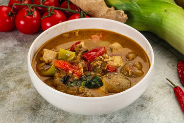 Thai curry with chicken and basil