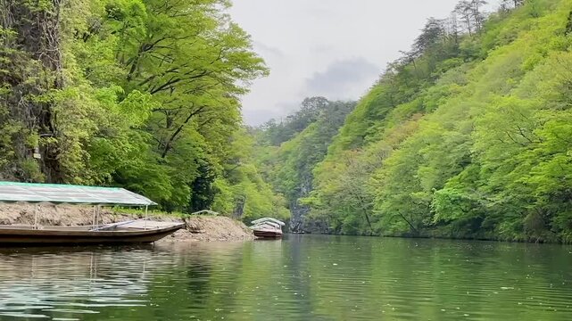Japan Geibikei Gorge boat trip 岩手猊鼻渓