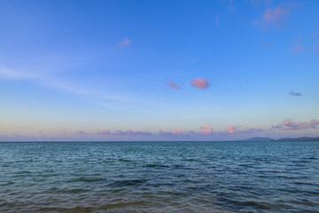  南国の空と海が広がる石垣島の静かな浜辺　ALOALOビーチ