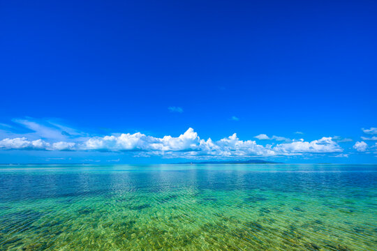 沖縄風景」の写真素材 | 106,582件の無料イラスト画像 | Adobe Stock