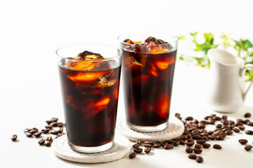 アイスコーヒーとコーヒー豆