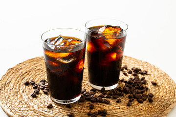 アイスコーヒーとコーヒー豆