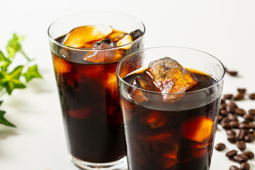 アイスコーヒーとコーヒー豆