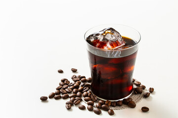 アイスコーヒーとコーヒー豆