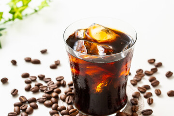 アイスコーヒーとコーヒー豆