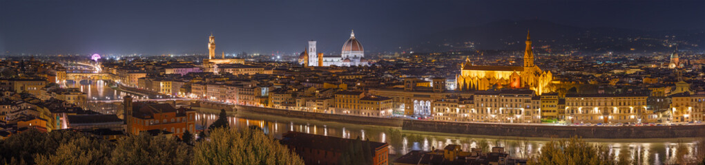 Fototapeta premium Florence - The cityscape at dusk with the Cathedral and Ponte Vecchio from Piazza Michelangelo
