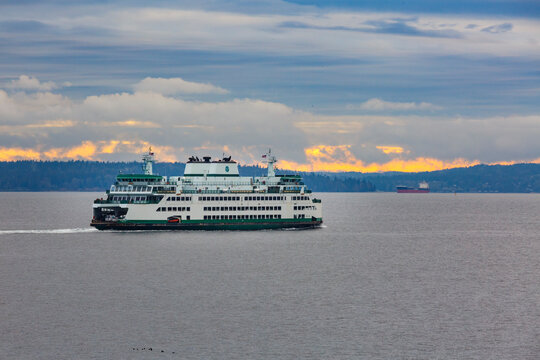 Bainbridge Island to Seattle ferry on Elliott Bay with Mount Rainier in the distant background