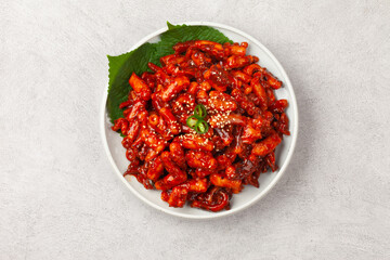 Octopus is a member of the octopus family. Its body is about 70cm long, round and gray, but its...