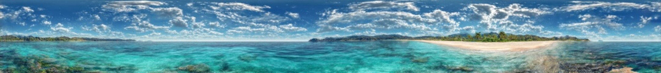 Obraz premium Panoramic ocean view tropical beach hdr 360 degrees vibrant blue skies nature photography