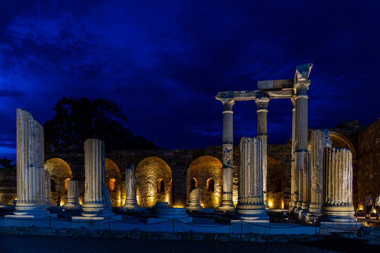 Apollo Tempel in Side bei Nacht