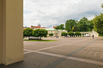 Plac przed Pałacem Prezydenckim w Wilnie