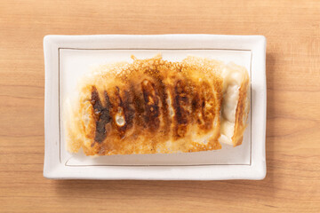 羽つき　焼き餃子