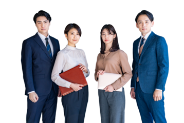 真面目な表情の四人のビジネスマン・背景透過