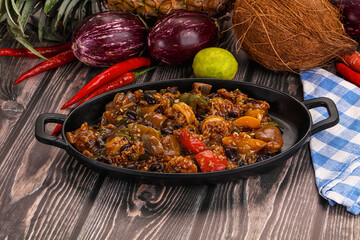 Squid with vegetables in oyser sauce