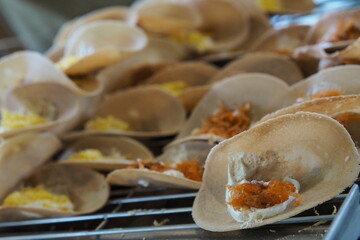 Khanom Bueang: Ancient Thai Crispy Crepes with Delightful Fillings.
