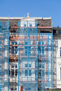 Baustelle, Bauger&uuml;st, Altbau, Wohngeb&auml;ude, Sanierung, Renovierung, neuer Markt, Stralsund, Mecklenburg-Vorpommern, Deutschland