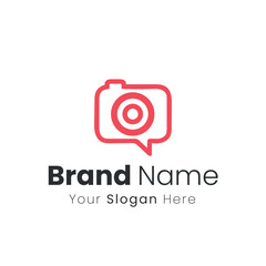 Obraz premium Modern Minimalist Camera Bubble Logo for Photography and Social Media Communication Services