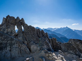 燕岳のメガネ岩