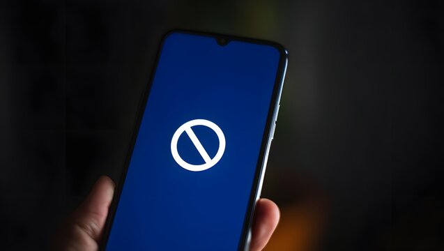 Understanding mobile phone restrictions and error messages on smartphone screens