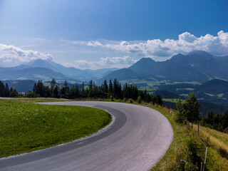 Fototapeta premium Curve on a moutain road