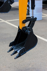 Parts of hydraulic agricultural and road machines, buckets and cranes, lifts and platforms