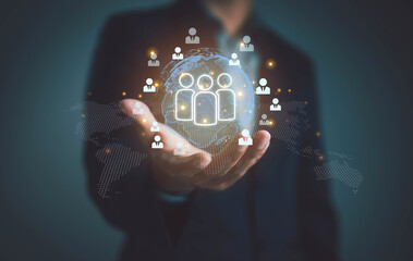 Businessmen use computers to recruit, manage and recruit HR teams to develop the leadership of...