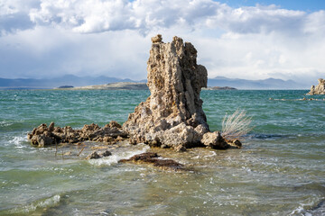 rocks and mono lake tufas