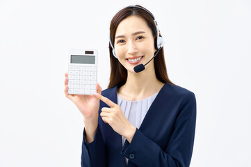 計算機を持つオペレーター　説明するサポートセンターの女性