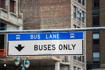 Obraz premium NYC Bus Lane for commuters
