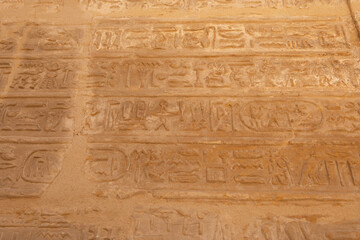Schriftzeichen Tempel des Chons