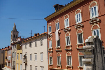 Obraz premium Zadar, Croatia - 04.22.2025: ancient architecture of city old town
