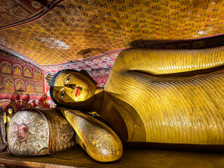 Interior of the second Cave of the Great Kings (Maharaja Viharaya), reclining Buddha, Dambulla Cave temple, Sri lanka