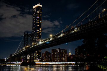 A shot of brooklyn bridge at night in New York City © Reid