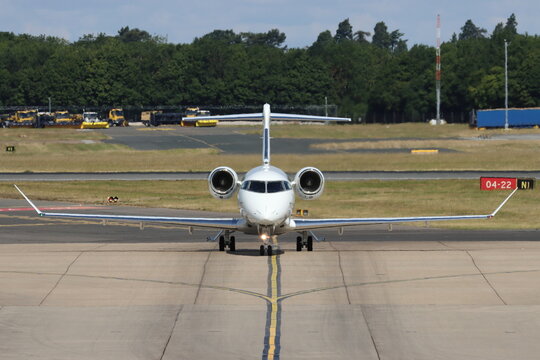 M-ABSU, Bombardier Challenger 300, operated by Ryanair to transport crew and staff, arriving at London Stansted Airport, Essex, UK on 18th July 2025