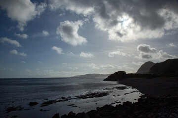 夏の奄美大島の空と海。モノトーン。