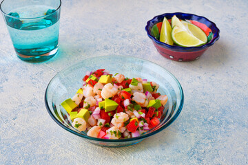 エビのセビーチェ（海老のセビーチェ）（セビチェ, セビッチェ）メキシコ料理 コピースペースあり  Mexican shrimp ceviche（Mexican shrimp cebiche, Ceviche de camarón, Cebiche de camarón), copy space available