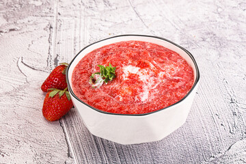 Strawberry soup with strachatella cheese